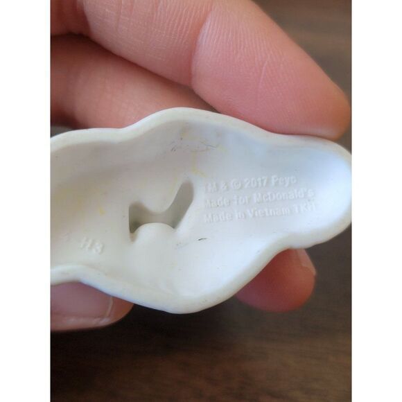 Smurfette McDonald's 2017 peyo toy figure - Picture 4 of 4